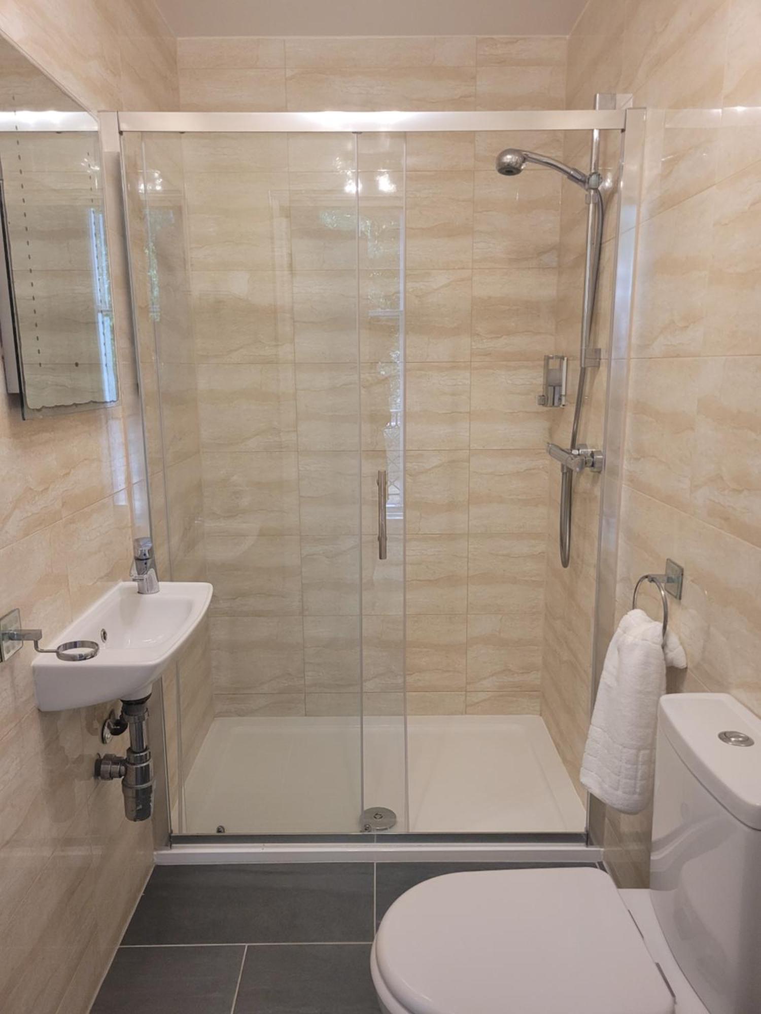 Single Room - En Suite